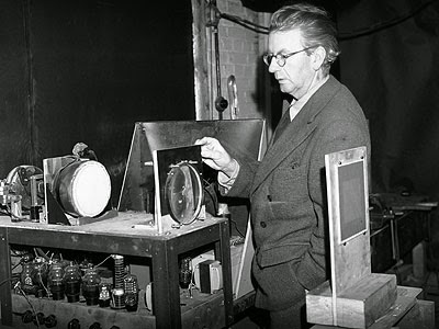 جون بيرد مخترع التلفزيون